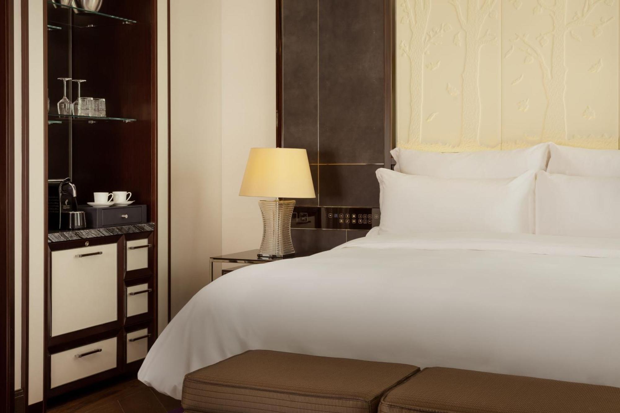 The Ritz-Carlton, Astana Hotel Buitenkant foto